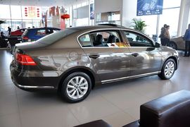 2015款大众迈腾1.8TSI领先型