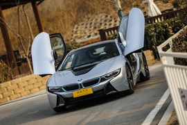 2015款宝马i8插电混动跑车试驾实拍