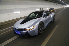2015款宝马i8插电混动跑车试驾实拍