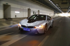 2015款宝马i8插电混动跑车试驾实拍