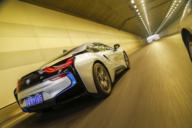 2015款宝马i8插电混动跑车试驾实拍