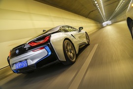 2015款宝马i8插电混动跑车试驾实拍