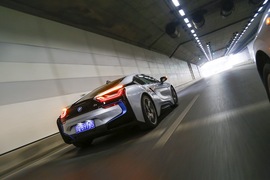 2015款宝马i8插电混动跑车试驾实拍