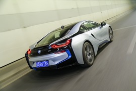 2015款宝马i8插电混动跑车试驾实拍
