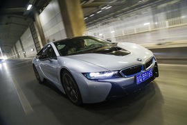 2015款宝马i8插电混动跑车试驾实拍