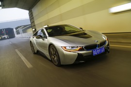 2015款宝马i8插电混动跑车试驾实拍