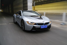 2015款宝马i8插电混动跑车试驾实拍