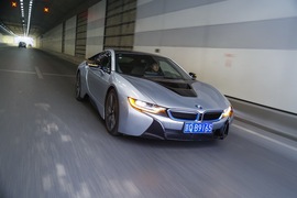 2015款宝马i8插电混动跑车试驾实拍