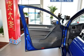 2015款大众高尔夫1.6L自动舒适型
