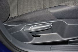 2015款大众高尔夫1.6L自动舒适型