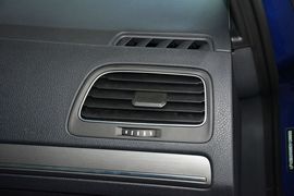 2015款大众高尔夫1.6L自动舒适型