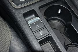 2015款大众高尔夫1.6L自动舒适型
