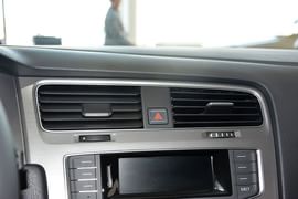 2015款大众高尔夫1.6L自动舒适型