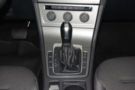 2015款大众高尔夫1.6L自动舒适型