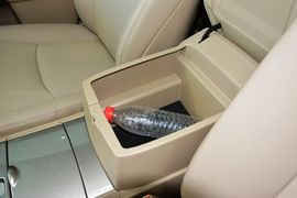 2012款丰田汉兰达2.7L两驱5座运动版