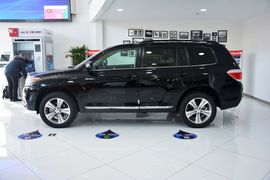 2012款丰田汉兰达2.7L两驱5座运动版