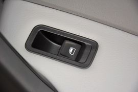 2015款斯柯达昕锐1.6L手动优选型