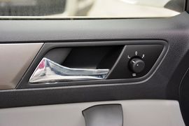 2015款斯柯达昕锐1.6L手动优选型