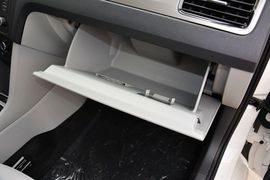 2015款斯柯达昕锐1.6L手动优选型