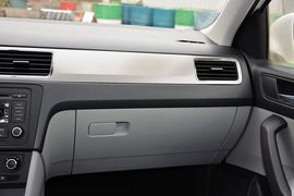 2015款斯柯达昕锐1.6L手动优选型