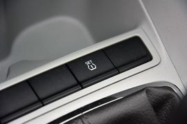 2015款斯柯达昕锐1.6L手动优选型