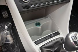2015款斯柯达昕锐1.6L手动优选型