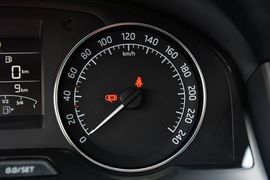 2015款斯柯达昕锐1.6L手动优选型