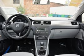 2015款斯柯达昕锐1.6L手动优选型