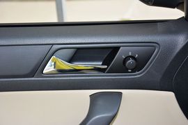 2015款斯柯达昕锐1.6L自动智选型
