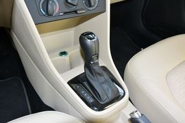 2015款斯柯达昕锐1.6L自动智选型