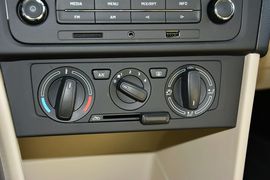 2015款斯柯达昕锐1.6L自动智选型