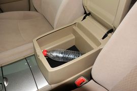 2012款丰田汉兰达2.7L两驱5座精英版