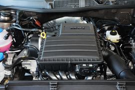 2013款大众朗行1.6L手动舒适型