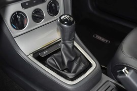 2013款大众朗行1.6L手动舒适型