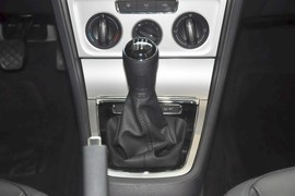 2013款大众朗行1.6L手动舒适型