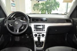 2013款大众朗行1.6L手动舒适型