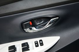 2015款丰田致炫1.5G手动炫动天窗特别版