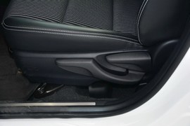 2015款丰田致炫1.5G手动炫动天窗特别版