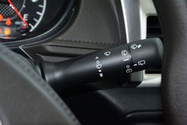 2015款丰田致炫1.5G手动炫动天窗特别版