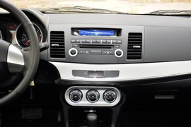 2015款三菱翼神1.8L