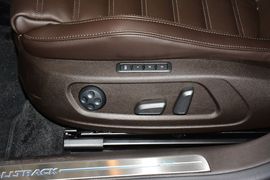 2012款大众迈腾四驱旅行车2.0TSI豪华型