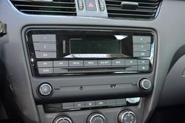 2015款斯柯达明锐1.6L手动逸致版