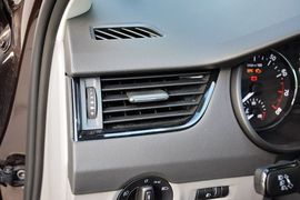 2015款斯柯达明锐1.6L手动逸致版