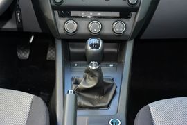 2015款斯柯达明锐1.6L手动逸致版