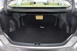 2015款丰田凯美瑞2.0G领先版