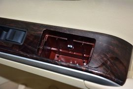 2015款丰田凯美瑞2.0G领先版