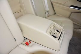 2015款丰田凯美瑞2.0G领先版