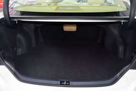 2015款丰田凯美瑞2.5G豪华导航版