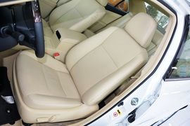 2015款丰田凯美瑞2.5G豪华导航版