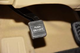 2015款丰田凯美瑞2.5G豪华导航版